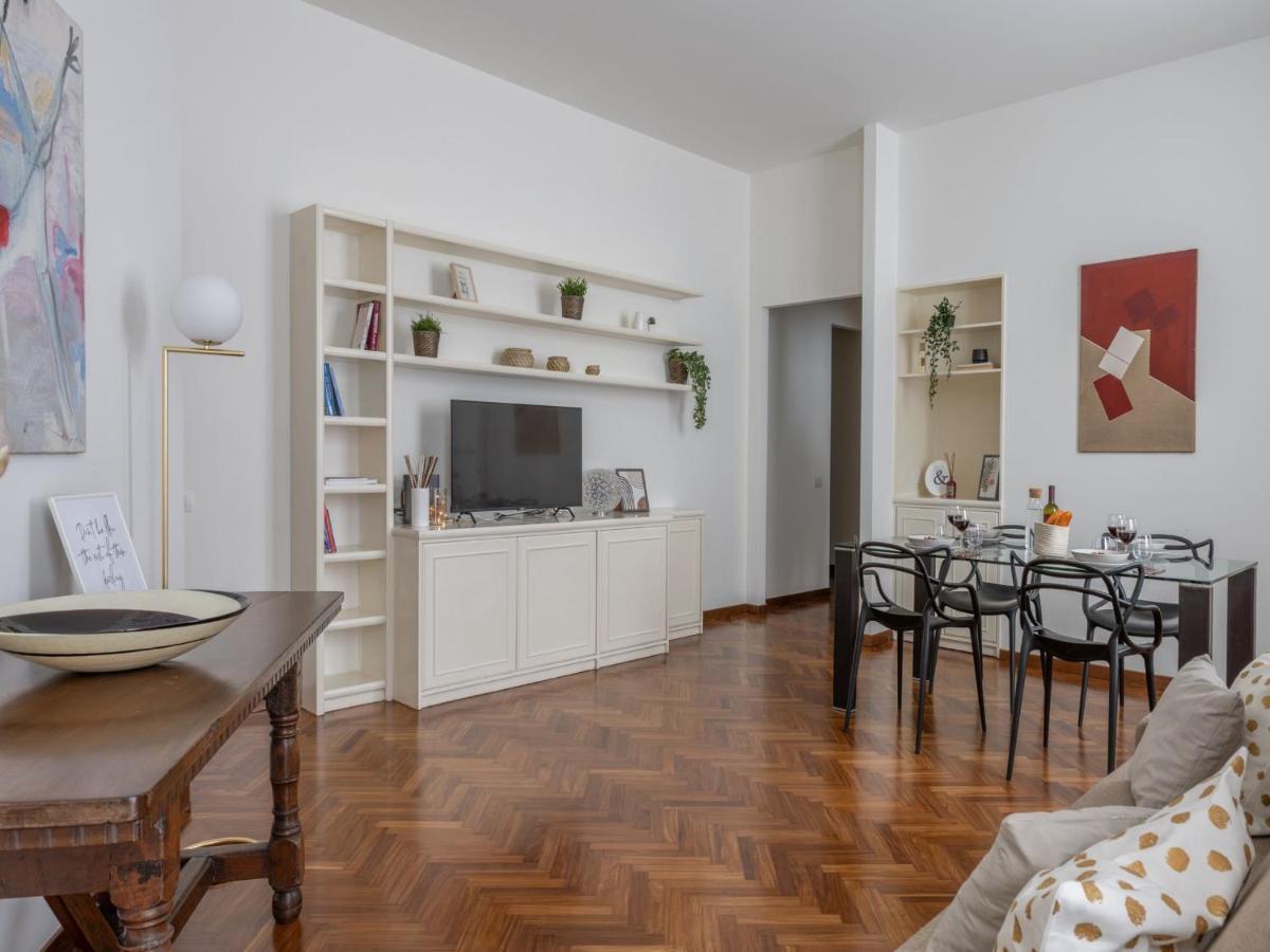 The Best Rent - Gorgeous Two-Bedroom Apartment In Porta Nuova District Milano Dış mekan fotoğraf
