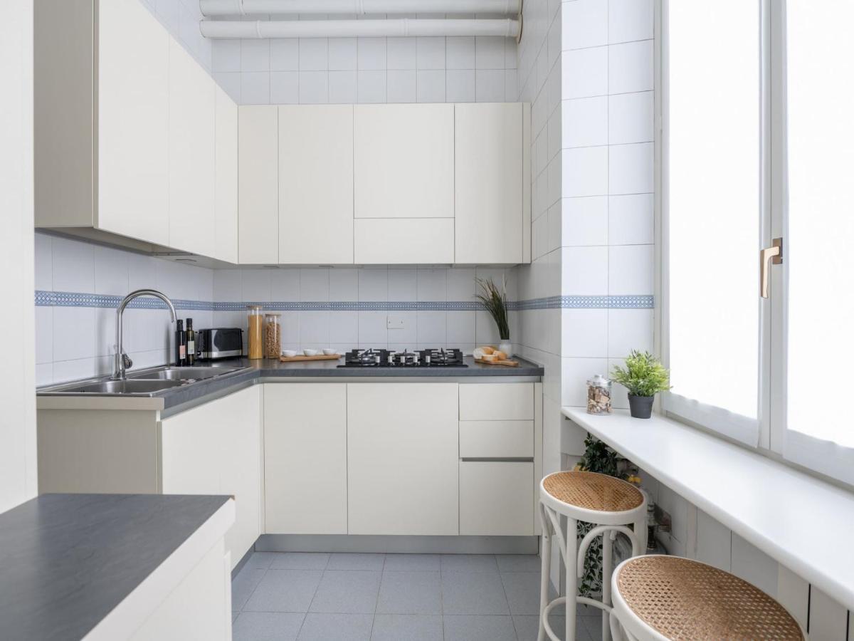 The Best Rent - Gorgeous Two-Bedroom Apartment In Porta Nuova District Milano Dış mekan fotoğraf