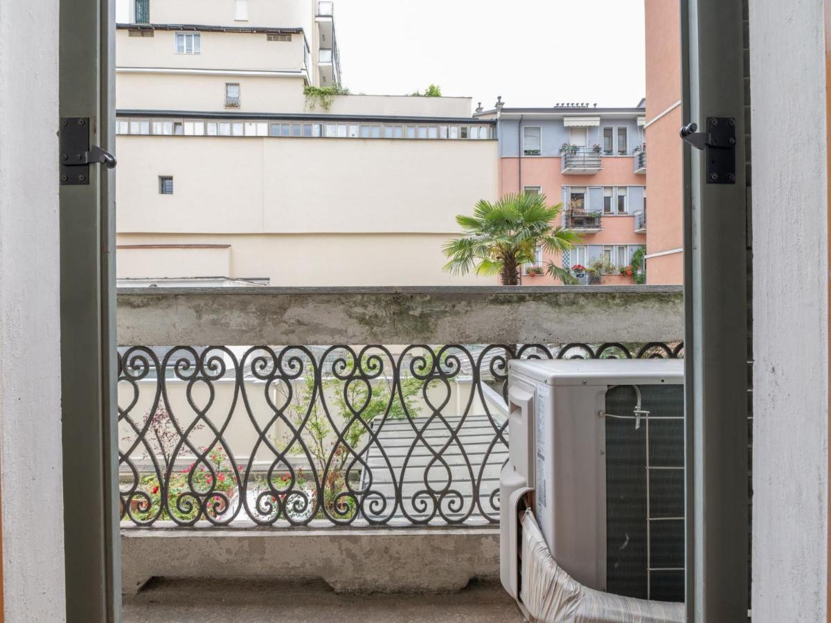 The Best Rent - Gorgeous Two-Bedroom Apartment In Porta Nuova District Milano Dış mekan fotoğraf